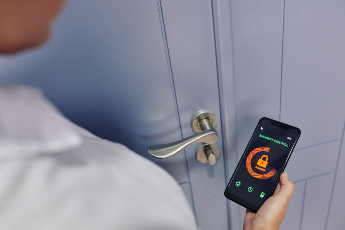 Avec une serrure connectée contrôlez votre sécurité avec une application